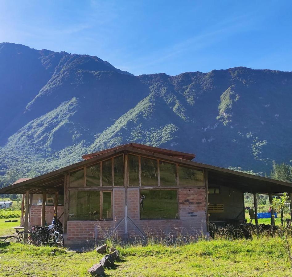El Castillo Del Lobo Pululahua Bed & Breakfast Кито Екстериор снимка